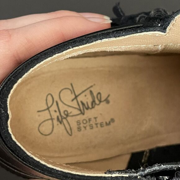 LifeStride Women's Paloma Ankle Booties Black Micro Suede Tassels Size 9.5M - Picture 6 of 7